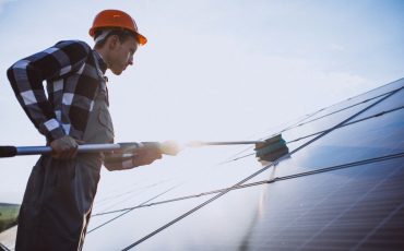 Professionelle Photovoltaikreinigung Professionelle Reinigung von Solarmodulen