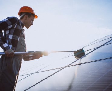 Professionelle Reinigung von Solarmodulen